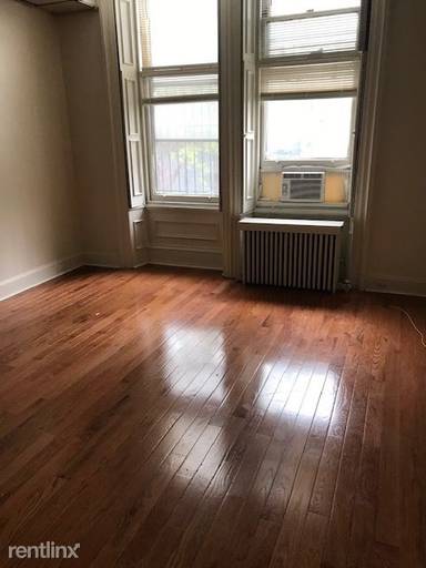 Main picture of 103 S 21st St
