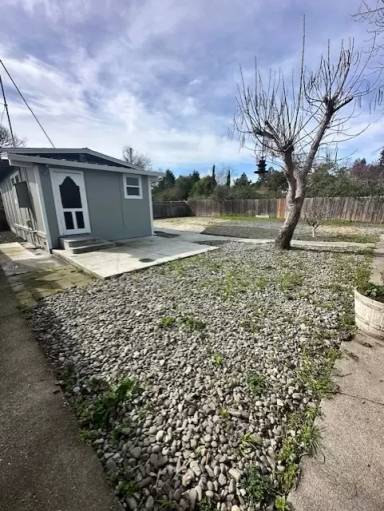 Main picture of 5107 Hutchinson Rd