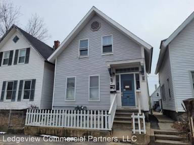 Main picture of 69 Laurel St