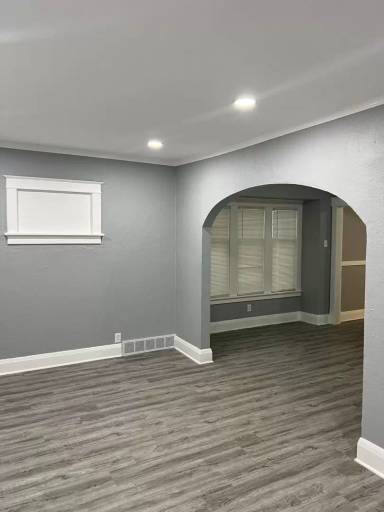 Main picture of 3205 N 35th St