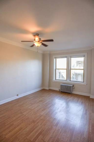 Main picture of 922-926 W Eastwood Ave Apartments