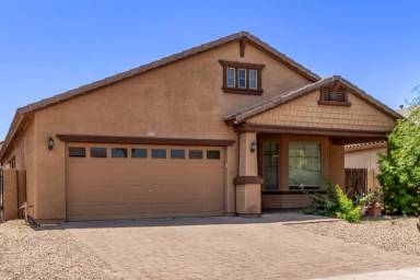 Main picture of 120 S 107th Dr