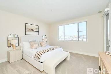 Main picture of 1501 W Warner Ave