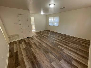 Main picture of 1909 N Jeanette Ave