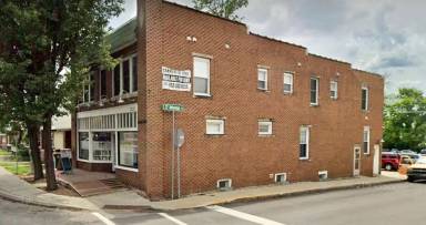 Main picture of 1300 S Walnut St