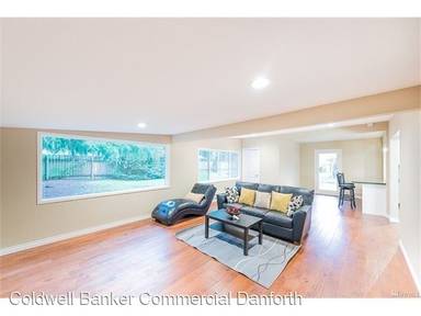 Main picture of 916 167th Ave NE