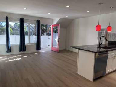 Main picture of 1021 Michigan Ave