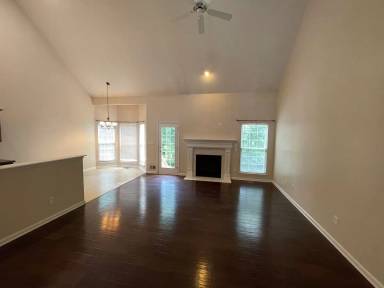 Main picture of 321 Arlington Meadows Dr