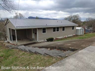 Main picture of 582 Bays View Ct