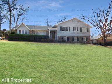Main picture of 1813 Pinehurst Ln