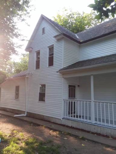 Main picture of 204 S Wheatland Ave