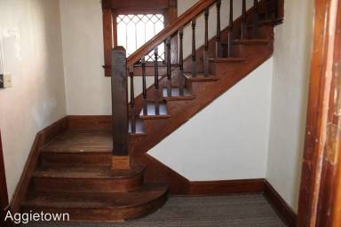 Main picture of 914 Osage St