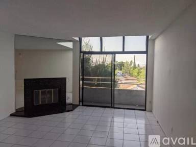 Main picture of 17800 Burbank Blvd