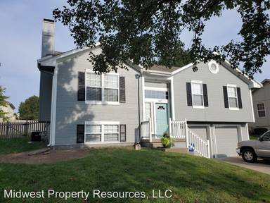 Main picture of 617 SE Battery Dr