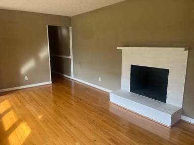 Main picture of 886 Gough Rd
