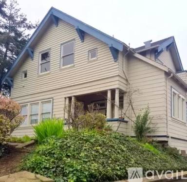 Main picture of 5465 Lawton Ave