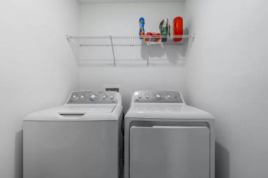 Main picture of 5108 Forum Blvd