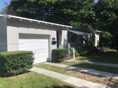 Main picture of 2545 Tequesta Ln
