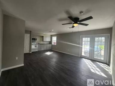 Main picture of 205 River Oaks Dr
