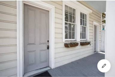 Main picture of 1544 Camp St