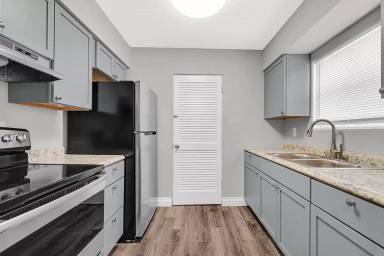 Main picture of 6924 Columbia Ave