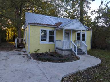 Main picture of 24 Palm Beach Ave