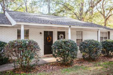 Main picture of 115 Woody Drive - B