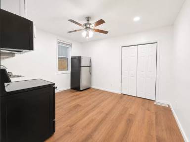 Main picture of 318 N Paca St