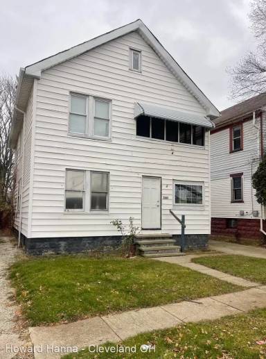 Main picture of 3207 W 121st St