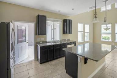 Main picture of 6844 Sundrop St