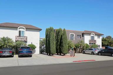 Main picture of 4262 Wilson Ave