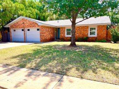 Main picture of 2205 33rd St