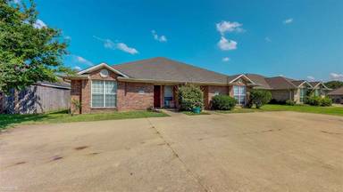 Main picture of 1005 Crepe Myrtle Ct