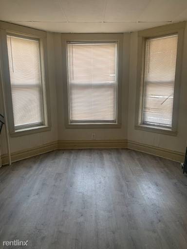 Main picture of 1229 E 71st St