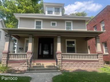 Main picture of 1211 Lake Ave