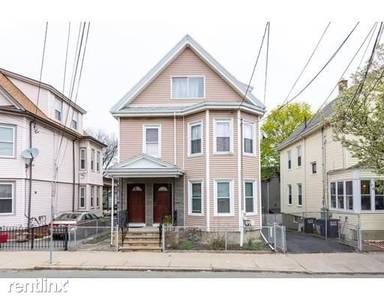 Main picture of 51 Tufts St