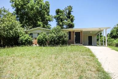 Main picture of 597 Roxbury Dr