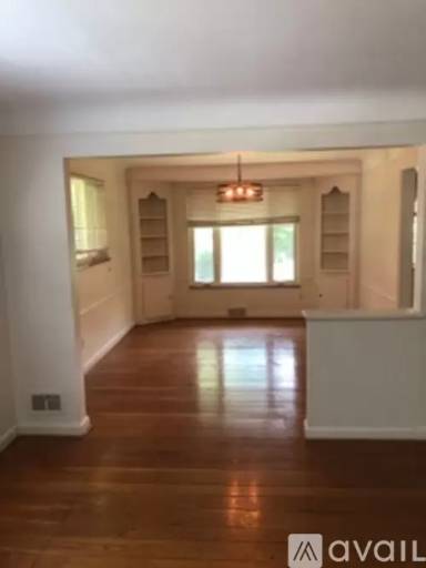 Main picture of 3765 Aikenside Ave