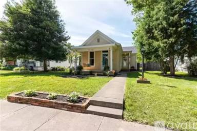 Main picture of 2123 Willard Ave