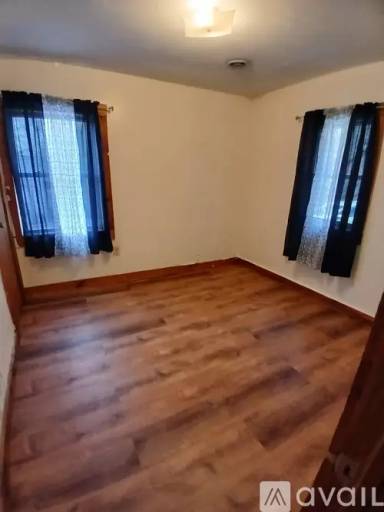 Main picture of 33 Gage St