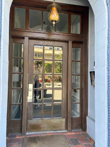 Main picture of 2319 Green St