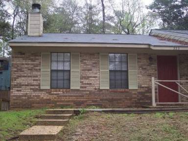 Main picture of 225 Whetherbine Way W