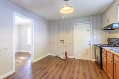 Main picture of 4953 Winchester St