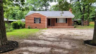 Main picture of 271 Peachtree Cir
