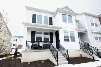 Main picture of 3946 W Hardman Way