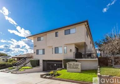 Main picture of 623 E Cedar Ave