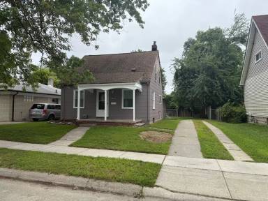 Main picture of 22094 Elmwood Ave