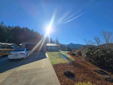 Main picture of 622 Brooks Loop