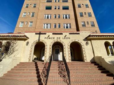 Main picture of 4555 Main St