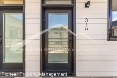 Main picture of 2120 N Downing St